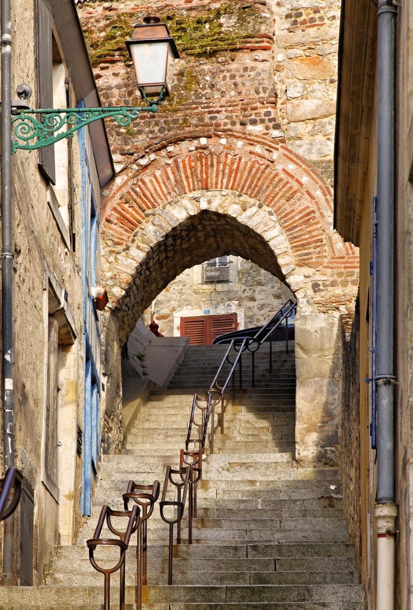 Chambres D'Hote - Maison Des Ecrivains - 50 M De La Cathedrale Et Place Des Jacobins Le Mans Luaran gambar